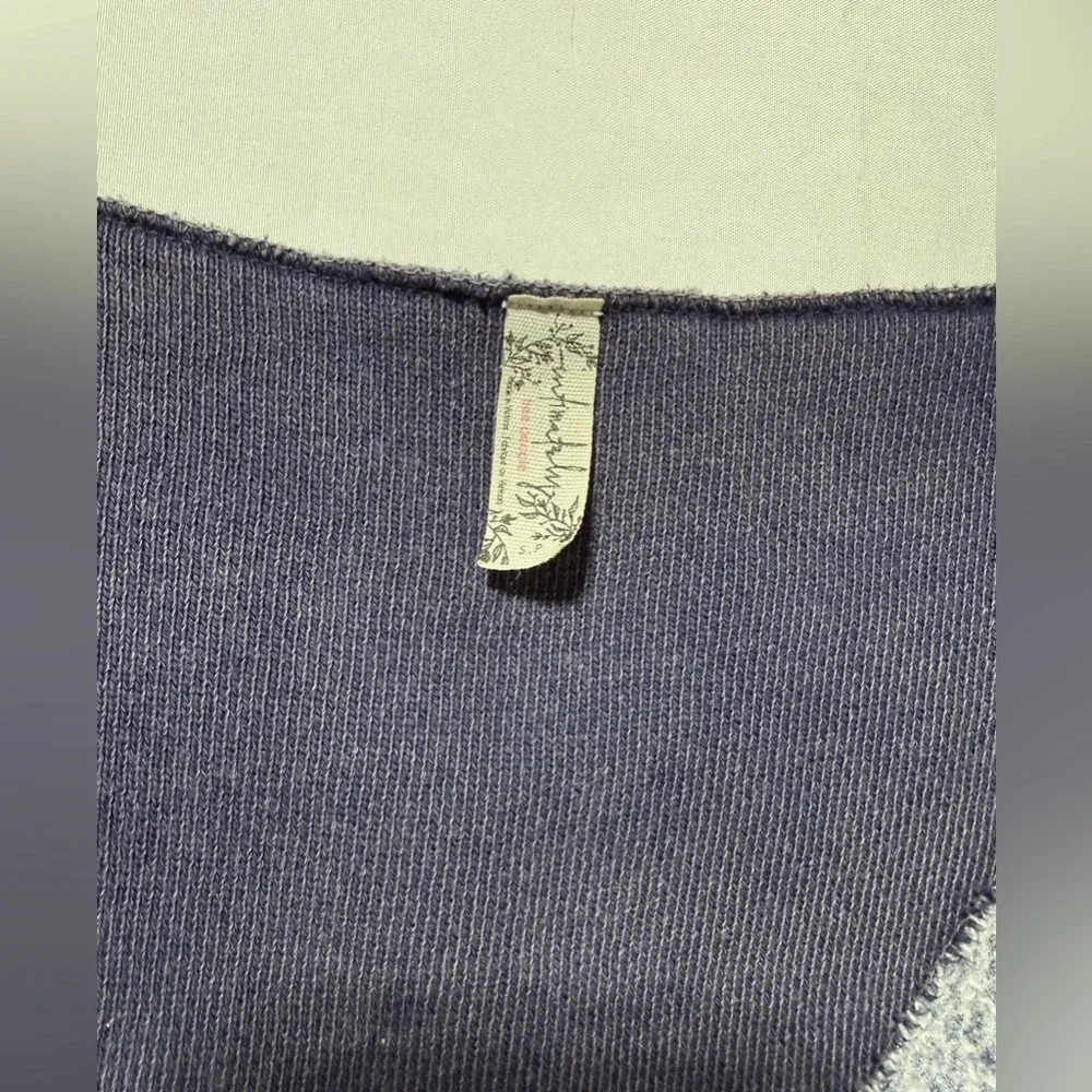 INTIMATELY FREE PEOPLE Navy V-Neck distressed oversized fleece Sweatshirt size S - Picture 9 of 13